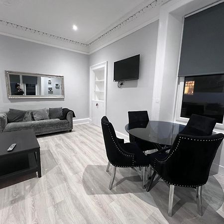 Lovely 4 Bedroom 2Nd Floor Walk Up Apartment إدنبرة المظهر الخارجي الصورة