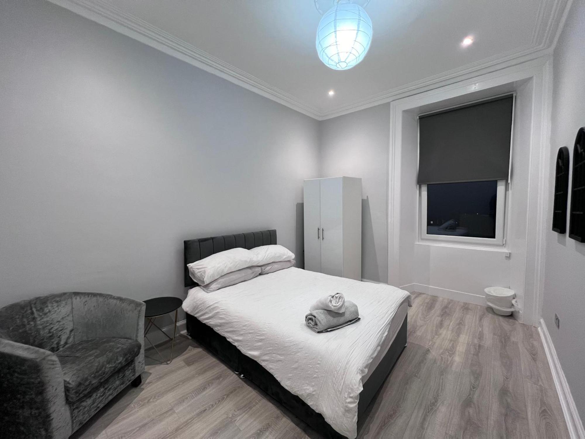 Lovely 4 Bedroom 2Nd Floor Walk Up Apartment إدنبرة المظهر الخارجي الصورة